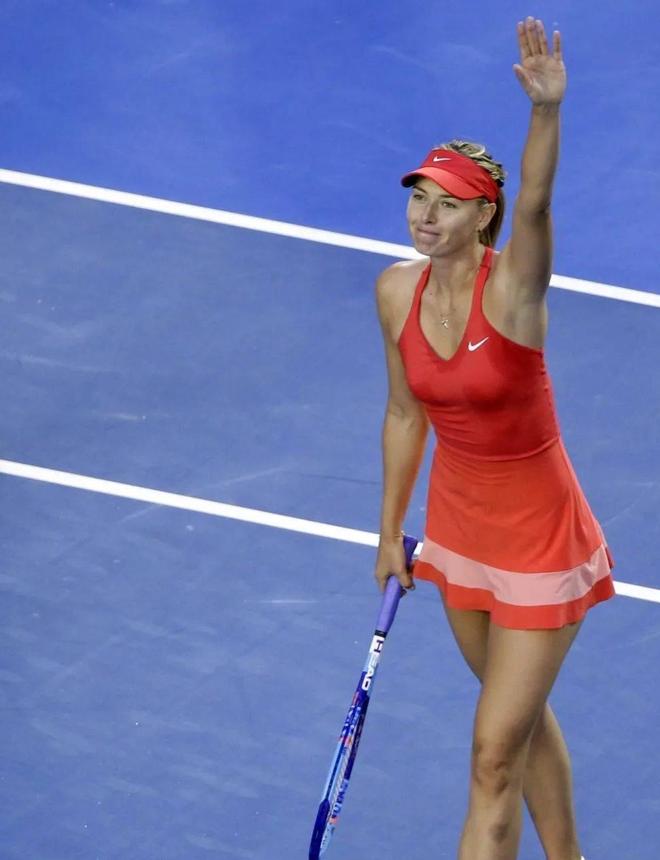 开云体育下载-莎拉波娃在曼联比赛中比赛规则变更，锐不可当引发热议！引发球迷热议的简单介绍